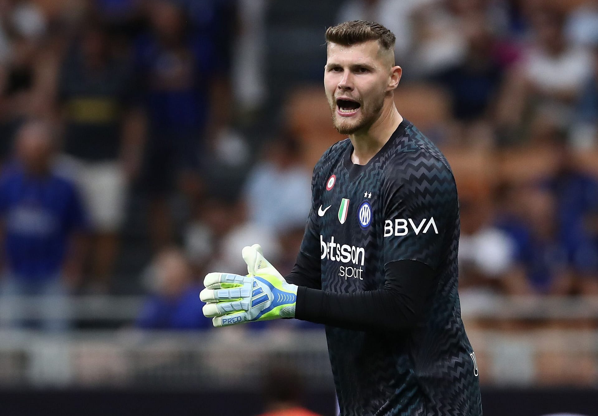 Inter Sticking with Under Fire New Top Goalie Martinez Inter Sticking with Under Fire New Top Goalie Martinez